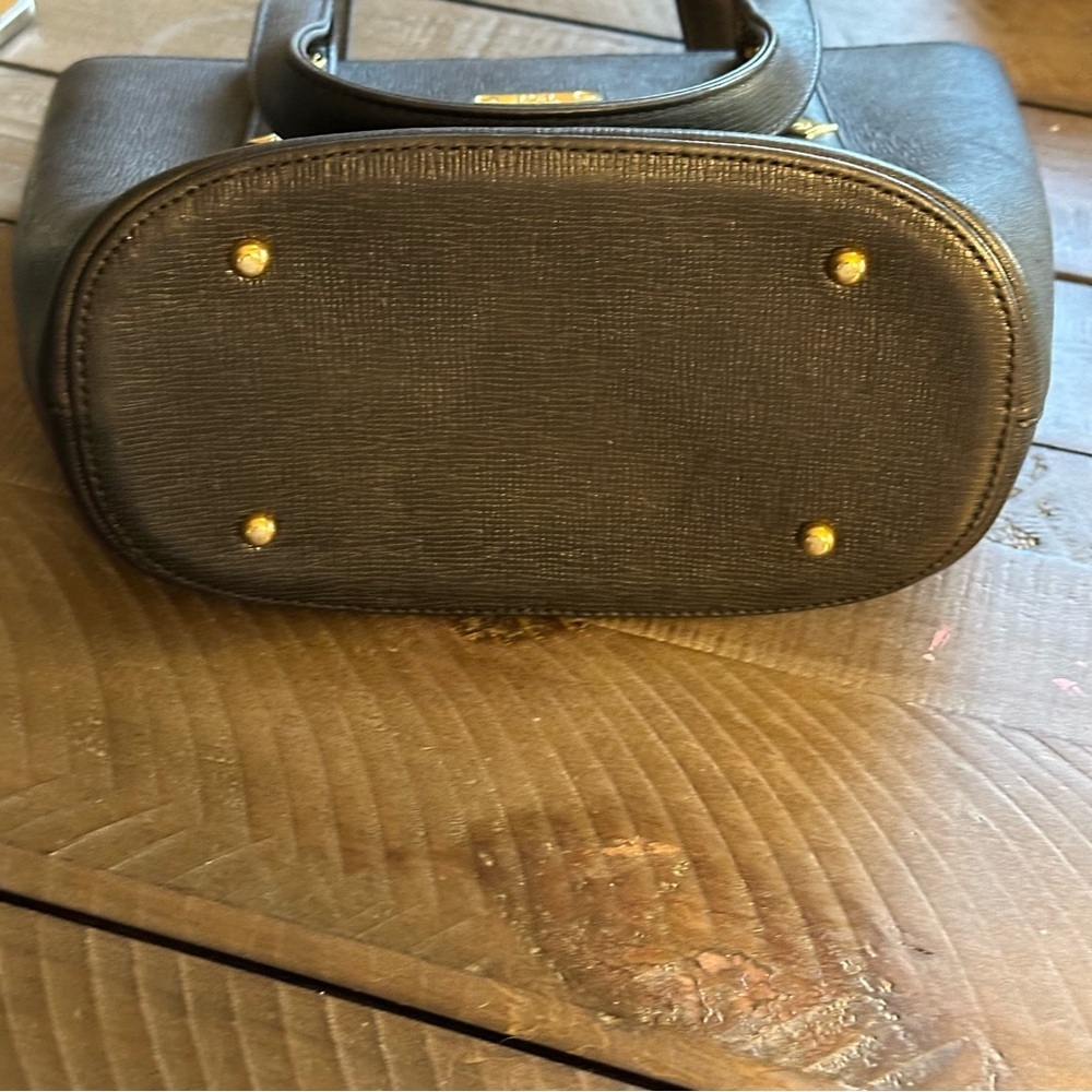 🔥Authentic Vintage MCM Small Black Saffiano  Leather Tote Bag/ Flap Closure 🔥 - Picture 7 of 13